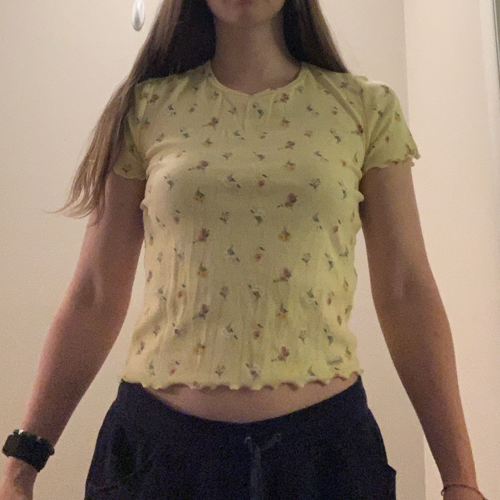 HOLLISTER YELLOW FLORAL SHIRT💛 Size: XS